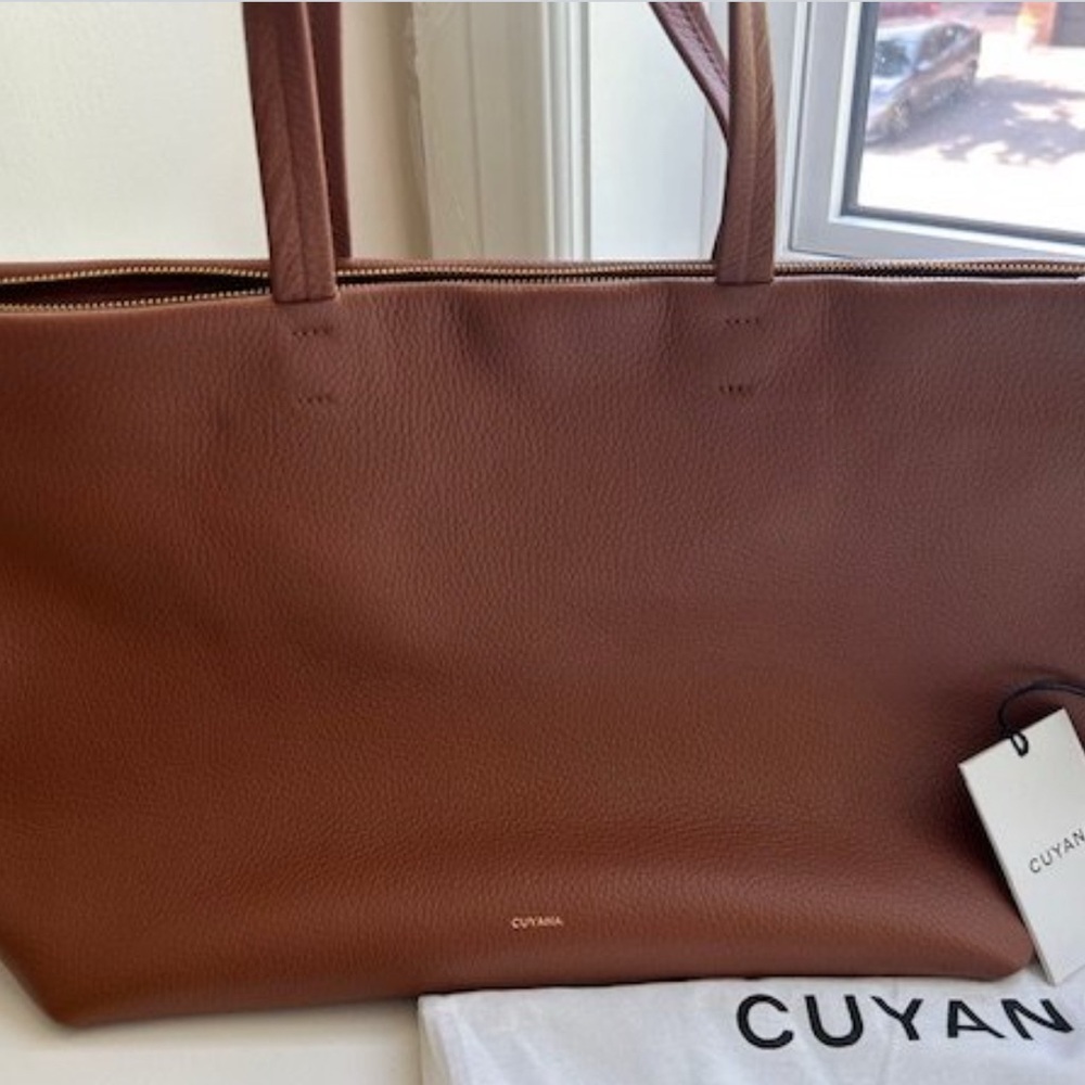 Cuyana Classic Easy Zipper Tote
